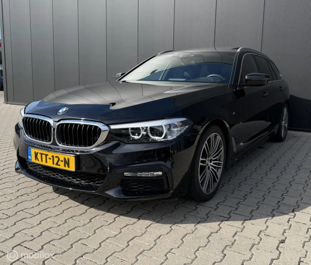 520I Touring High Executive/Pano/Leder/M pakket/Ambient