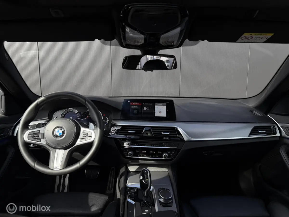 520I Touring High Executive/Pano/Leder/M pakket/Ambient