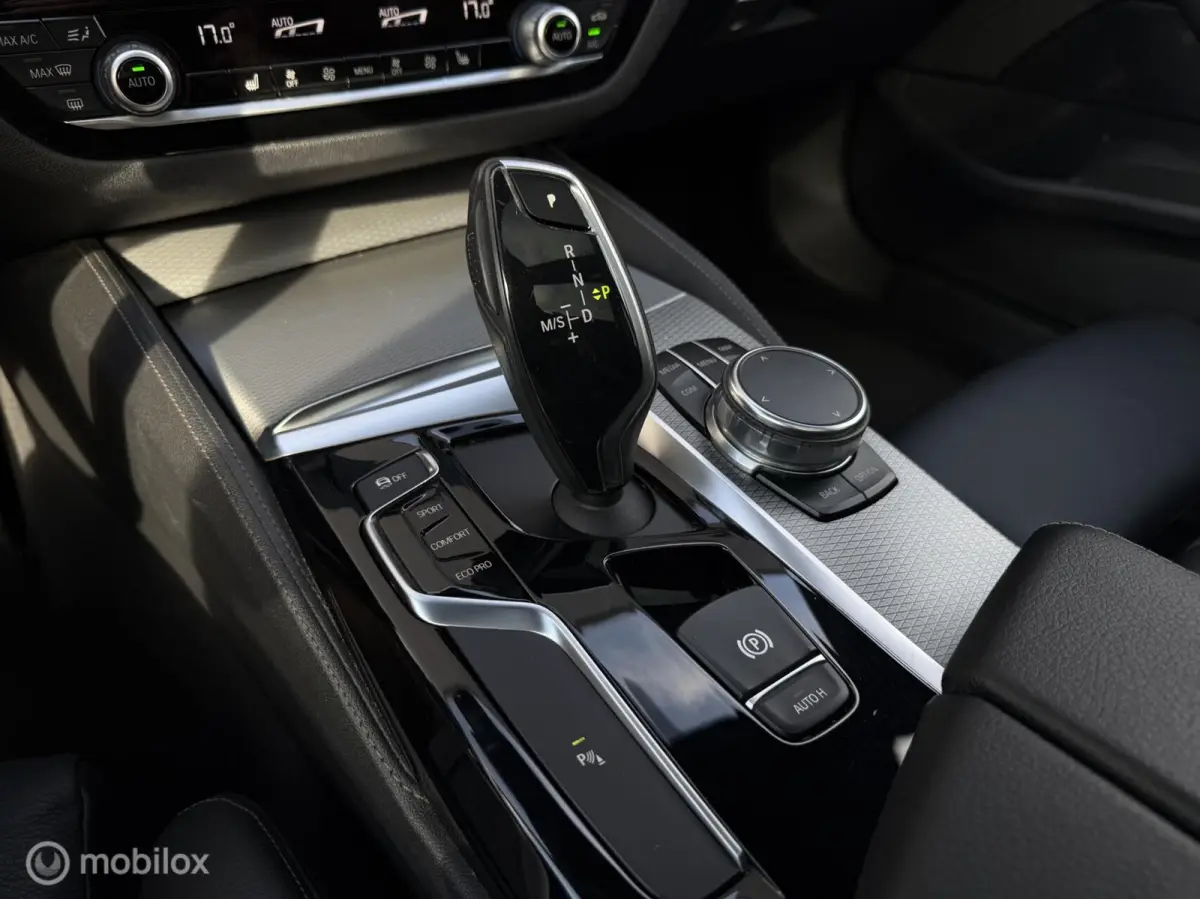 520I Touring High Executive/Pano/Leder/M pakket/Ambient