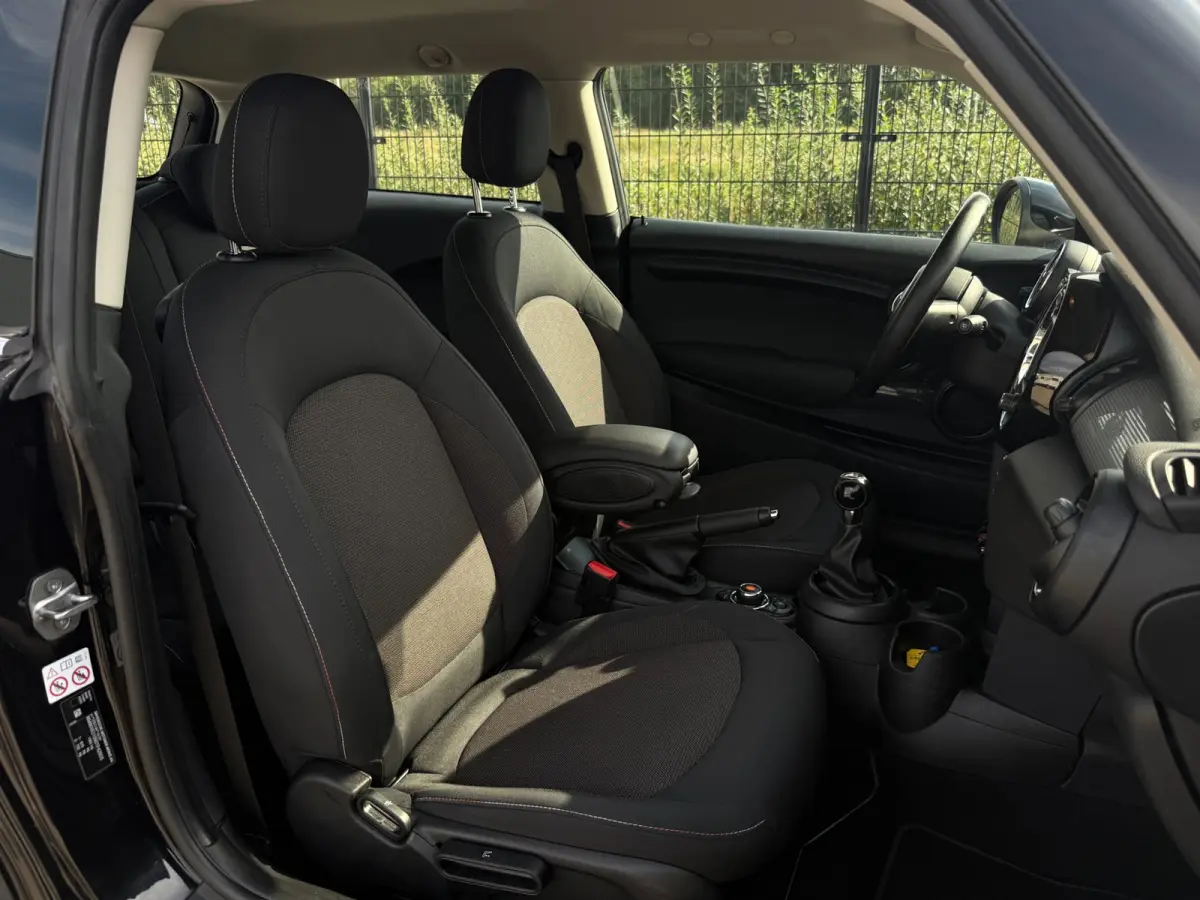 1.5 Cooper | PDC | Bluetooth | NAVI | Cruise Control |