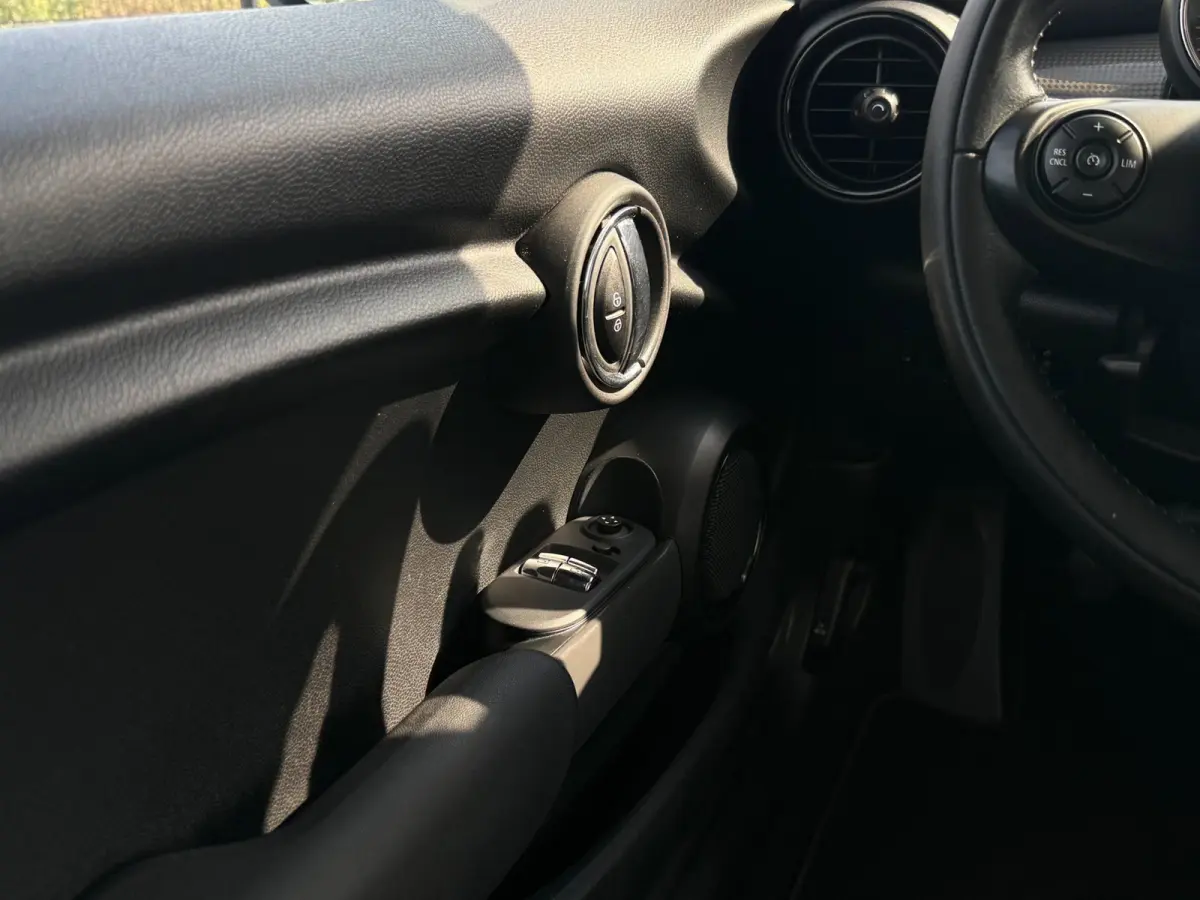 1.5 Cooper | PDC | Bluetooth | NAVI | Cruise Control |