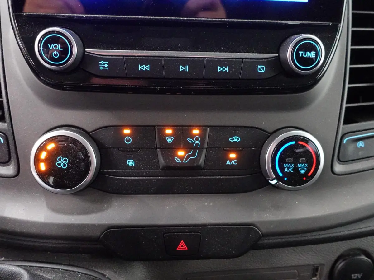 300 2.0 TDCI L2H1 Trend Dubbele Cabine Airco Bluetooth Navigatie Trekhaak
