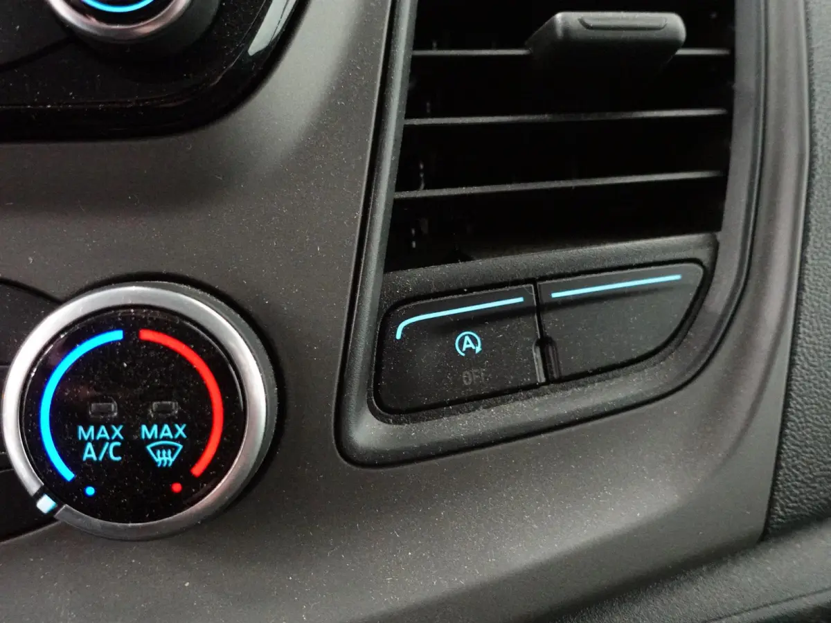 300 2.0 TDCI L2H1 Trend Dubbele Cabine Airco Bluetooth Navigatie Trekhaak