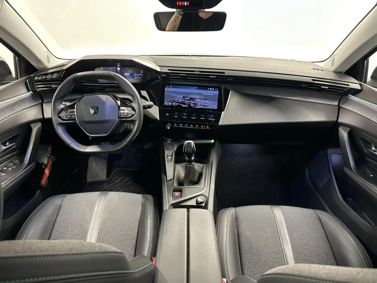 1.2 PureTech Active Pack Business TREKHAAK NAVI CARPLAY ADAPTIEF CRUISE ECC.