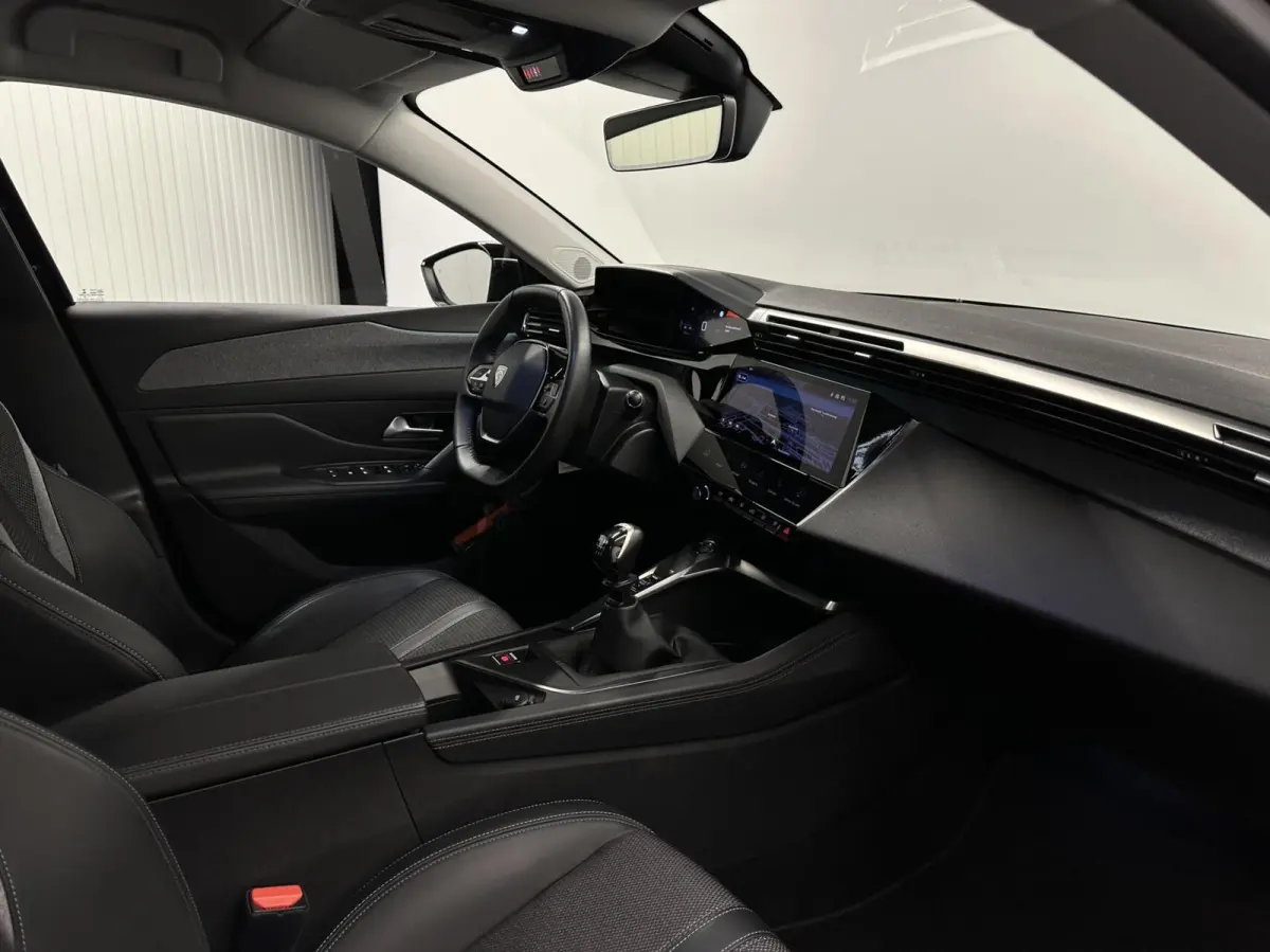 1.2 PureTech Active Pack Business TREKHAAK NAVI CARPLAY ADAPTIEF CRUISE ECC.