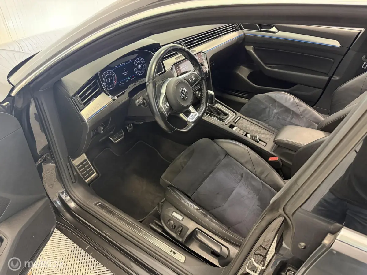 1.5 TSI Business 3x R line, PANO, TREKHAAK