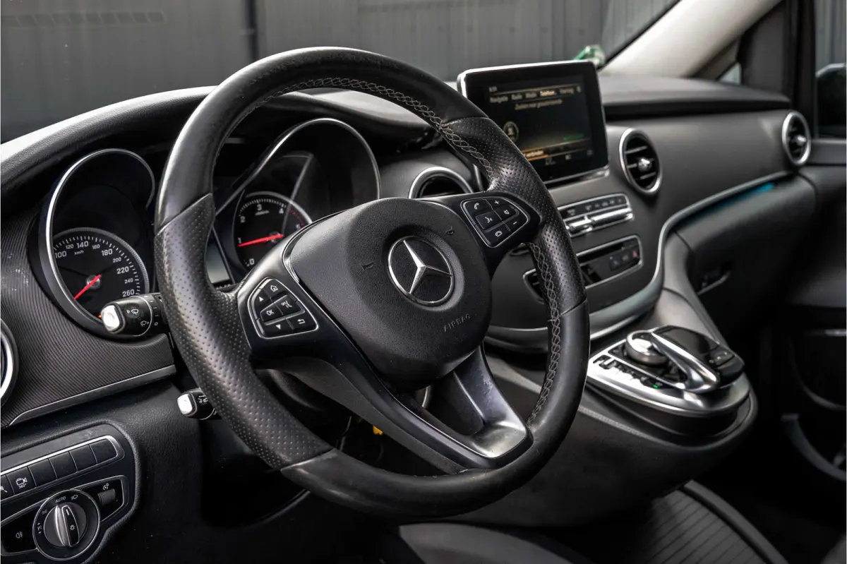 V 250 BlueTEC | Automaat | 360° Camera | Leder | Burmester | Elekt.schuifdeur L+R | Climatronic | Trekhaak