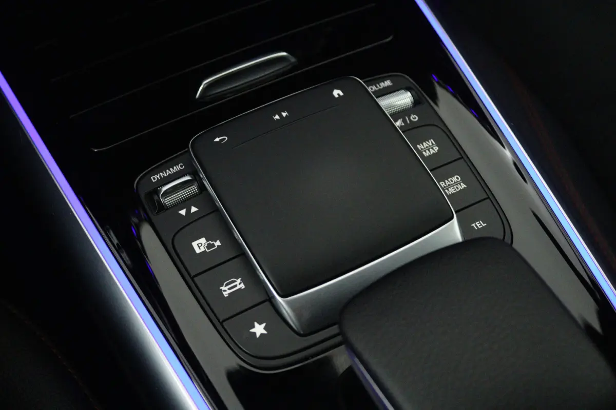 250 e AMG Line (SFEERVERLICHTING, CAMERA, STOELVERWARMING, LED, 1e EIGENAAR)