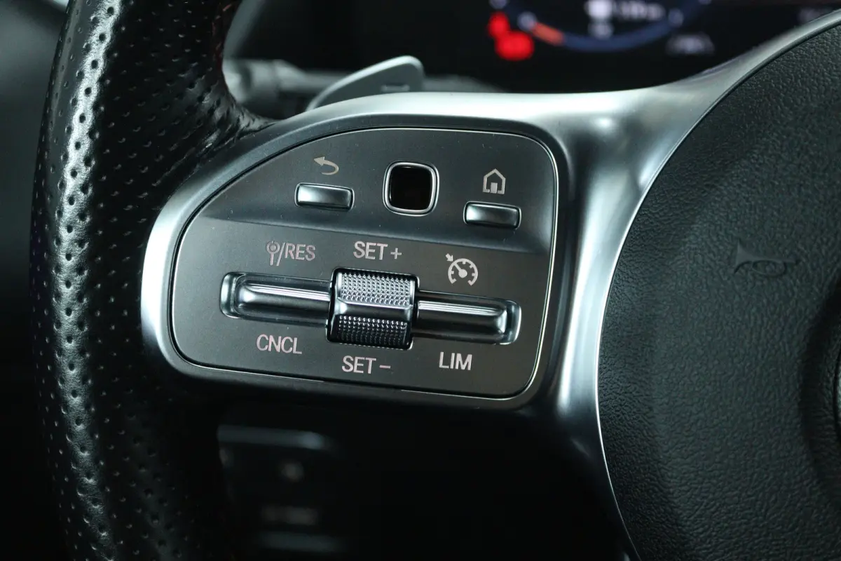 250 e AMG Line (SFEERVERLICHTING, CAMERA, STOELVERWARMING, LED, 1e EIGENAAR)