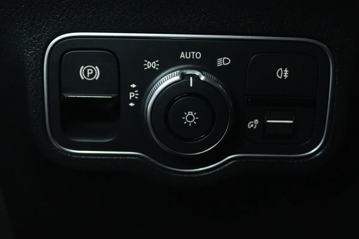 250 e AMG Line (SFEERVERLICHTING, CAMERA, STOELVERWARMING, LED, 1e EIGENAAR)