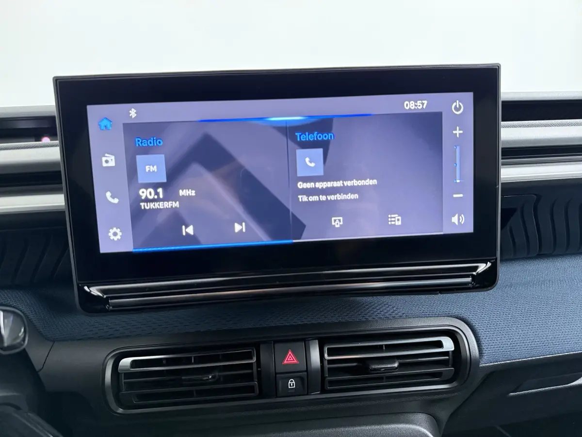 Turbo 100 COLLECTION | Apple Carplay / Android Auto | Cruise Control | Lane Assist | Verkeersborden Herkenning | | 17" lichtmetalen velgen 'Atacamite Black' met 205/50 R17 banden | Advanced 