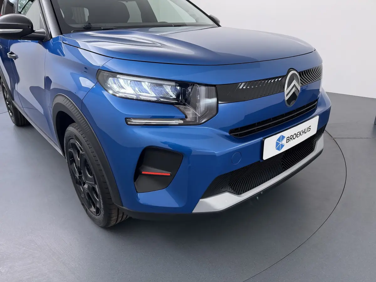 Turbo 100 COLLECTION | Apple Carplay / Android Auto | Cruise Control | Lane Assist | Verkeersborden Herkenning | | 17" lichtmetalen velgen 'Atacamite Black' met 205/50 R17 banden | Advanced 