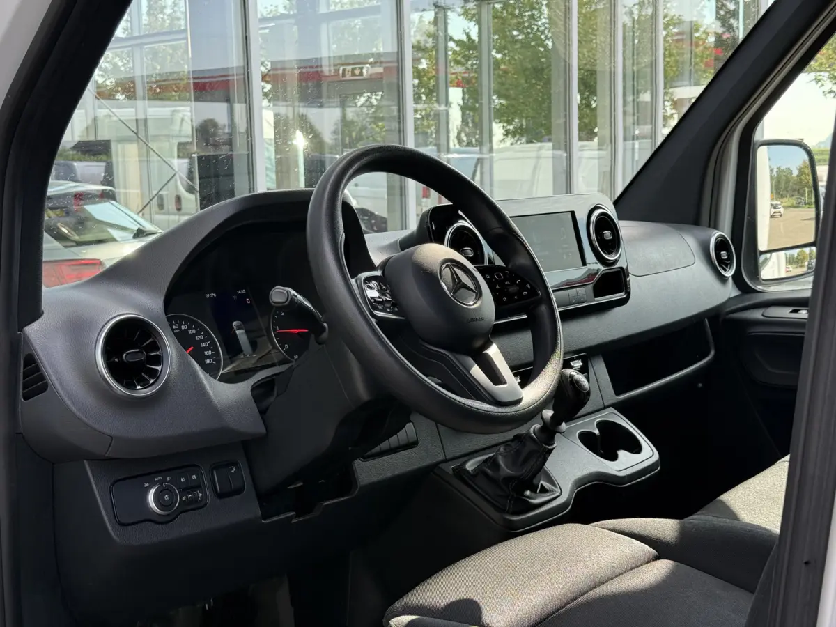 317 1.9 CDI RWD Bakwagen met laadklep | MBUX 10 | Navi | Carplay | Camera | Stoelverw. | Cruisec.