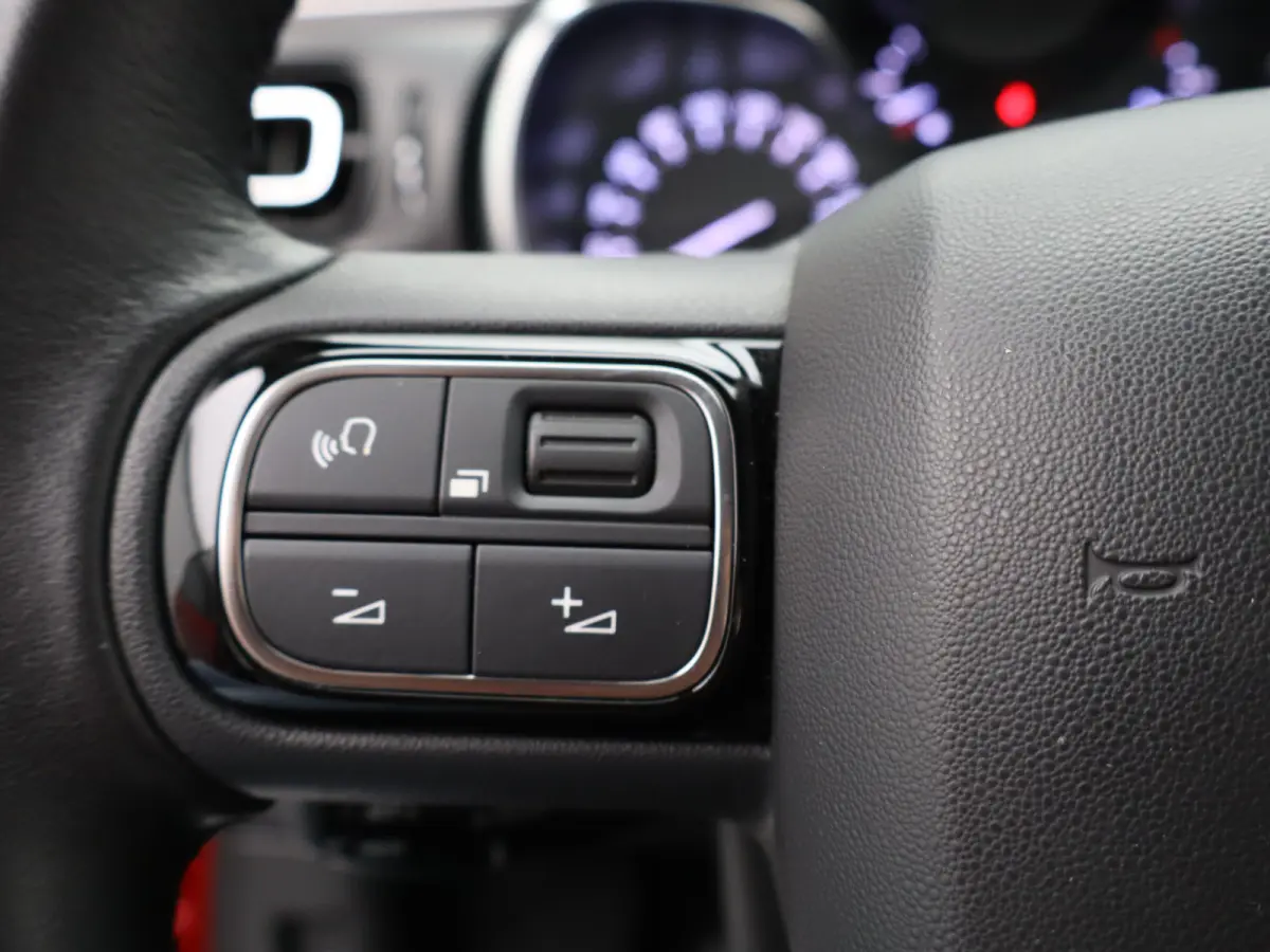 1.2 PureTech Shine | Carplay | Cruise | Camera | Parkeersensoren | Navi | Clima