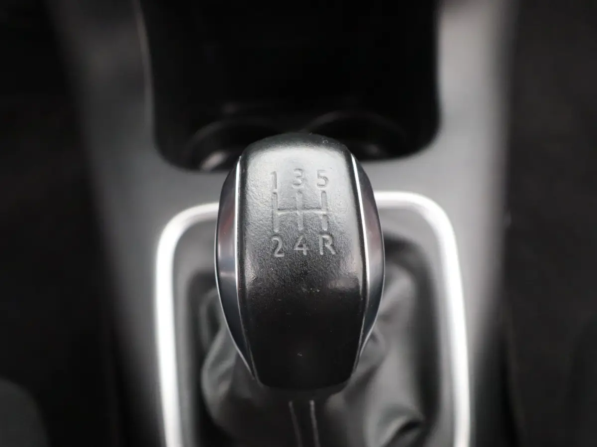 1.2 PureTech Shine | Carplay | Cruise | Camera | Parkeersensoren | Navi | Clima