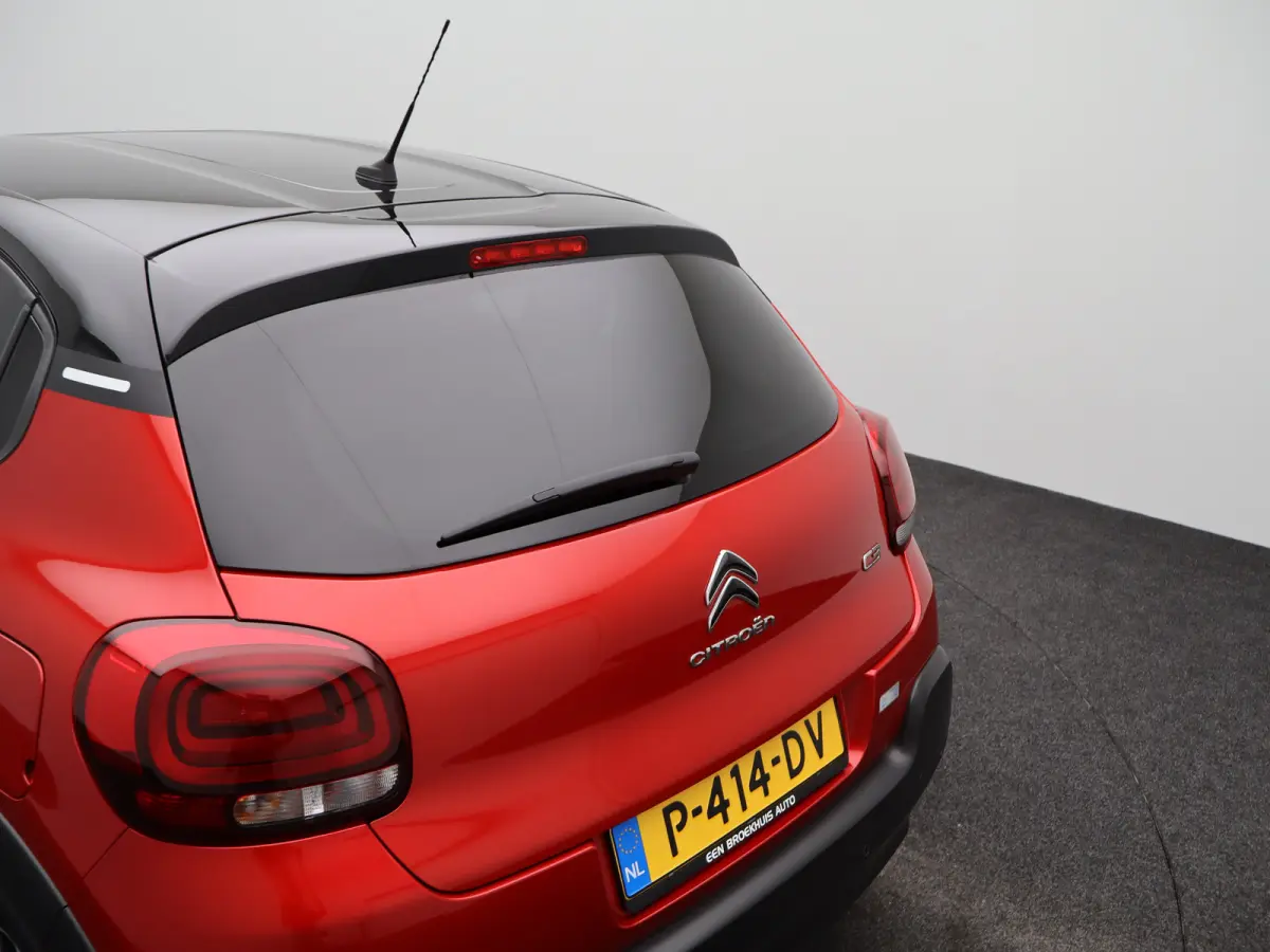 1.2 PureTech Shine | Carplay | Cruise | Camera | Parkeersensoren | Navi | Clima