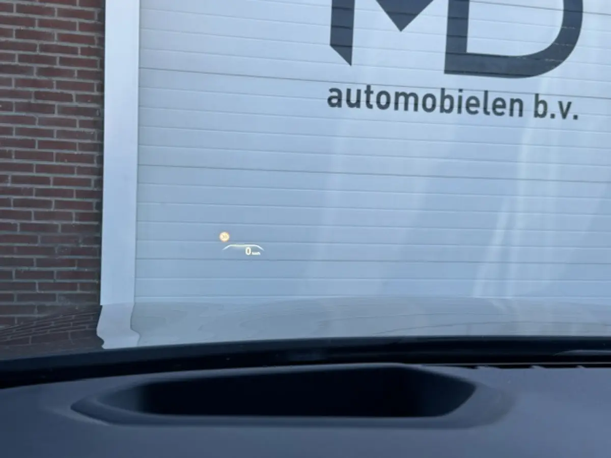 530i xDrive High Executive Luxury - Trekhaak-BTW -Schuifdak - 360 camera - Harman kardon - Sfeerverlichting