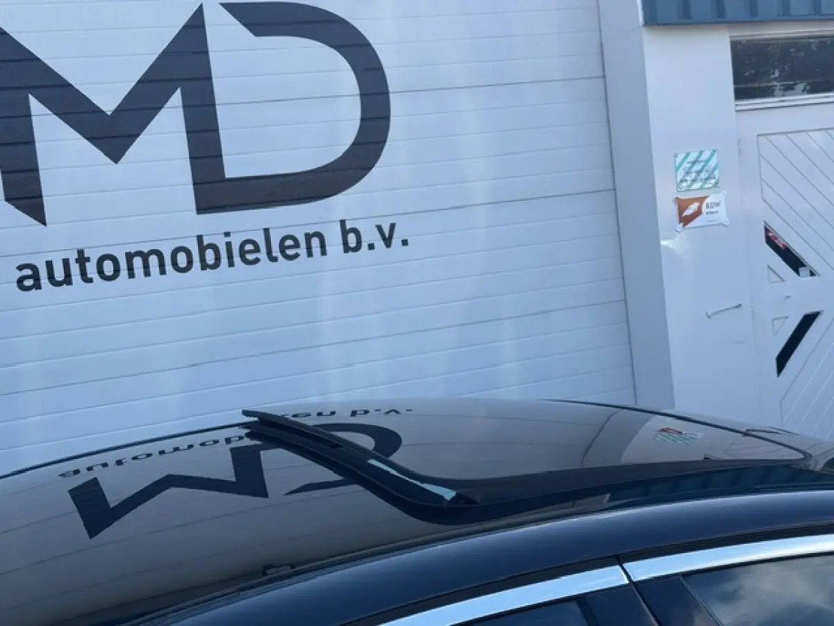 530i xDrive High Executive Luxury - Trekhaak-BTW -Schuifdak - 360 camera - Harman kardon - Sfeerverlichting