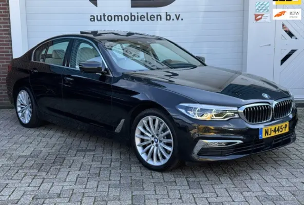 530i xDrive High Executive Luxury - Trekhaak-BTW -Schuifdak - 360 camera - Harman kardon - Sfeerverlichting