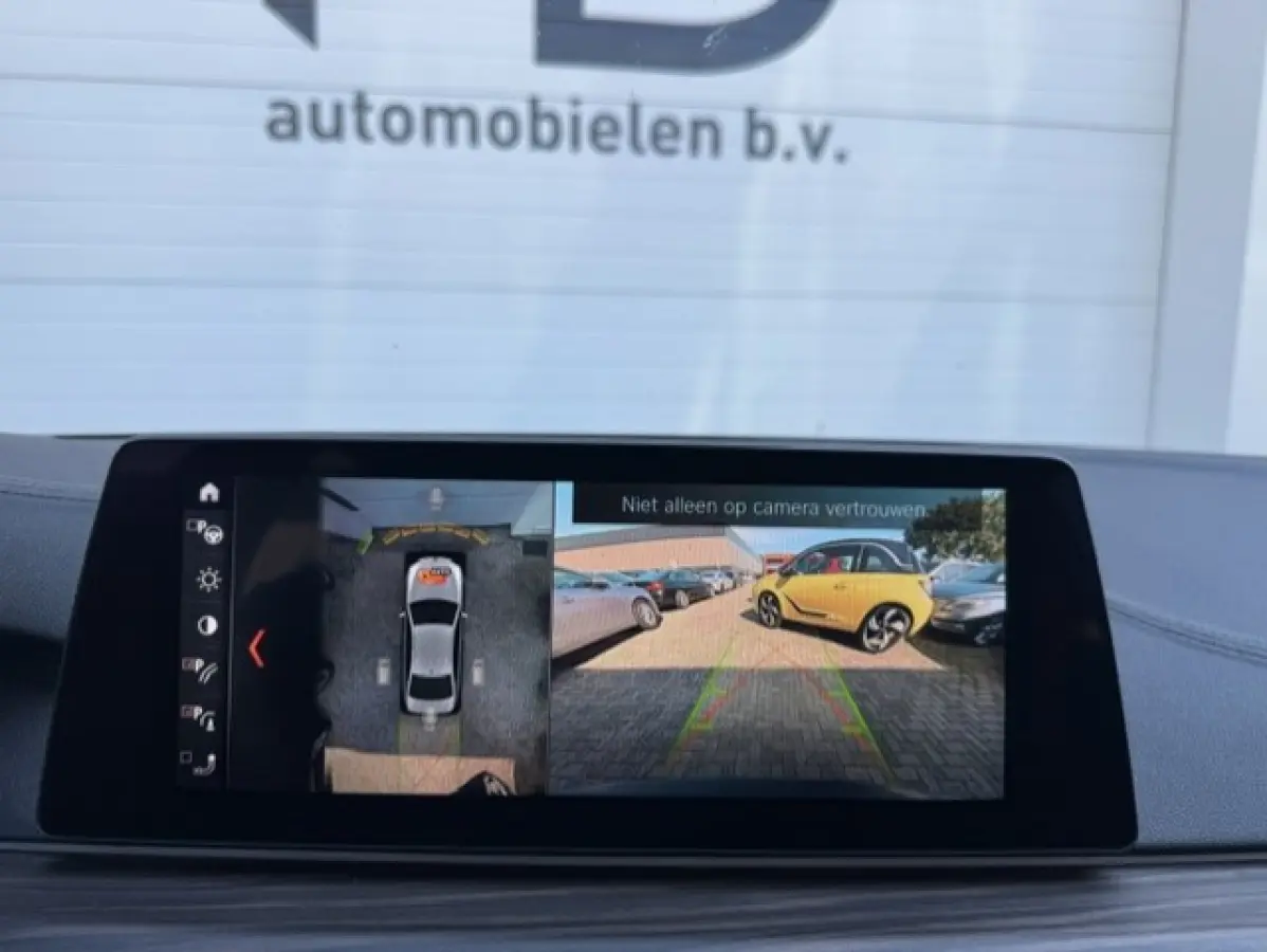 530i xDrive High Executive Luxury - Trekhaak-BTW -Schuifdak - 360 camera - Harman kardon - Sfeerverlichting