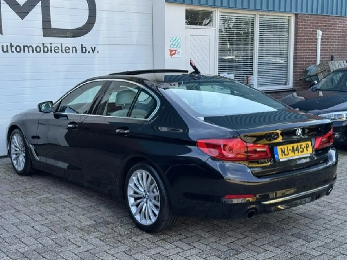 530i xDrive High Executive Luxury - Trekhaak-BTW -Schuifdak - 360 camera - Harman kardon - Sfeerverlichting