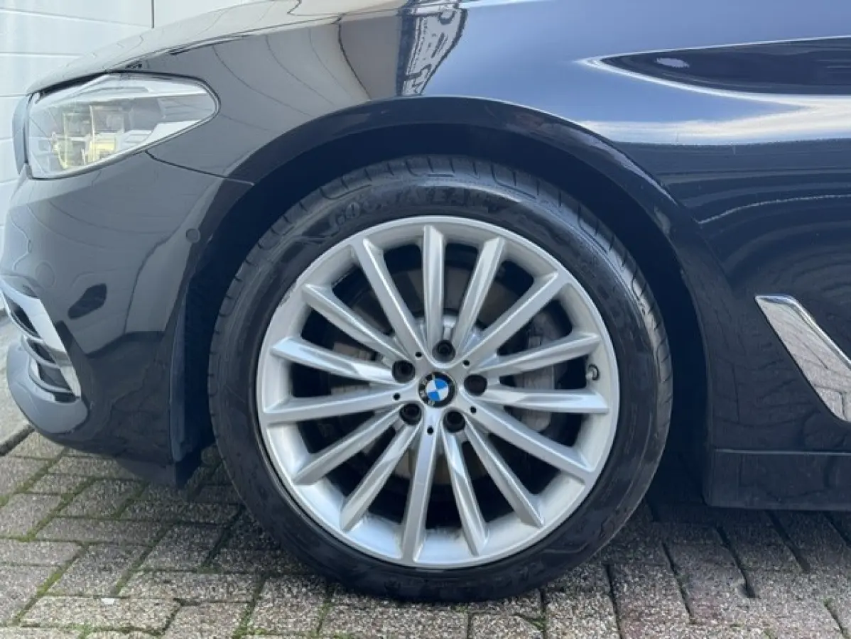 530i xDrive High Executive Luxury - Trekhaak-BTW -Schuifdak - 360 camera - Harman kardon - Sfeerverlichting