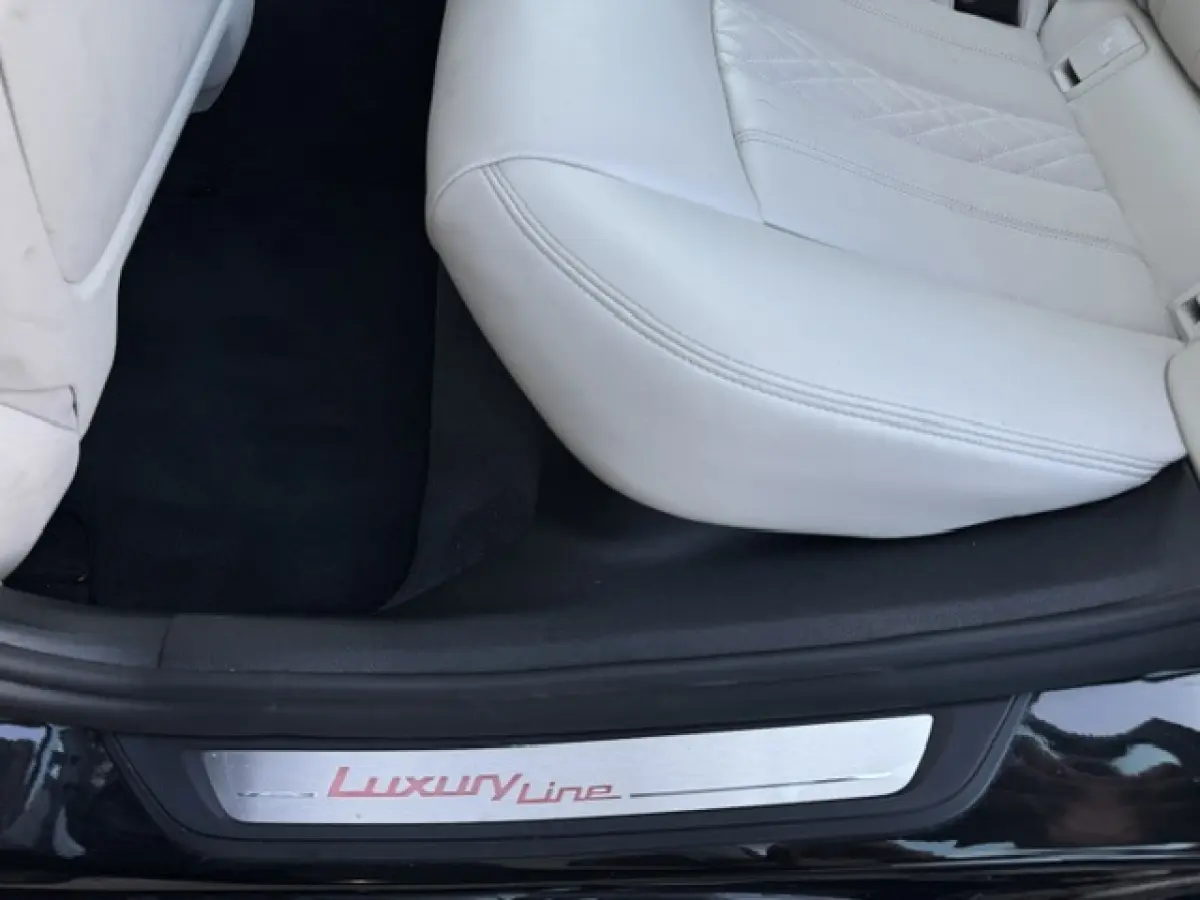 530i xDrive High Executive Luxury - Trekhaak-BTW -Schuifdak - 360 camera - Harman kardon - Sfeerverlichting