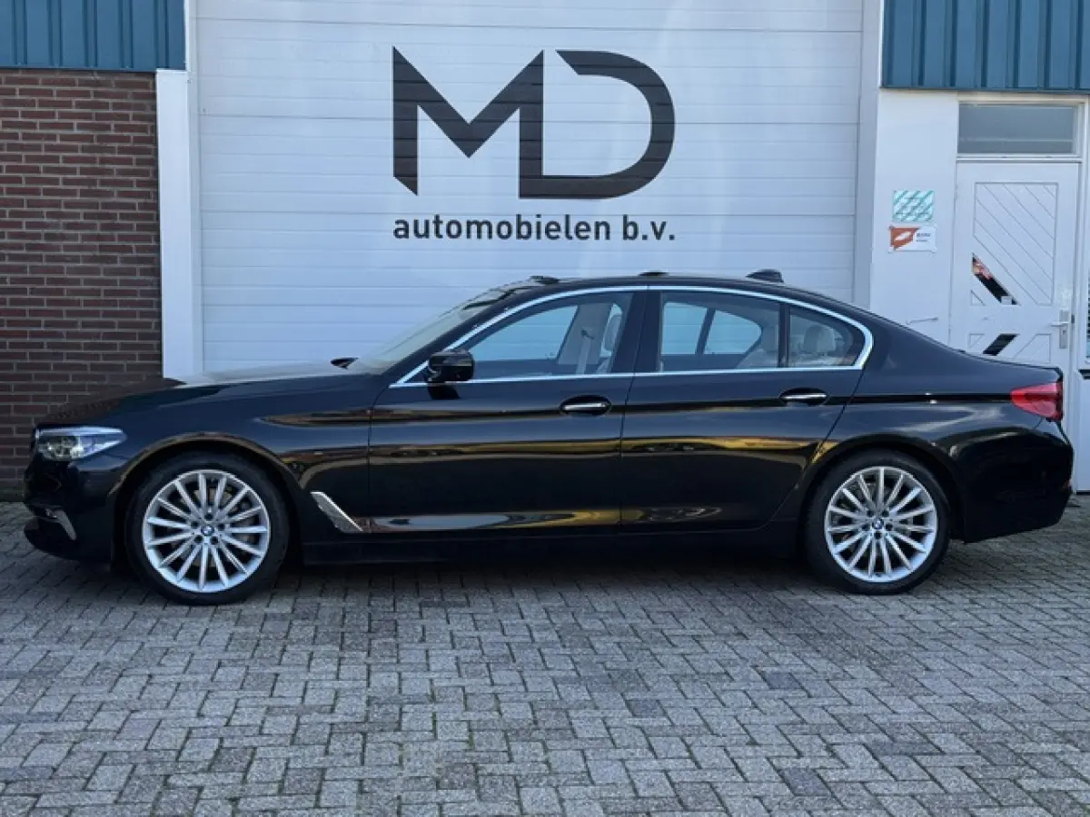 530i xDrive High Executive Luxury - Trekhaak-BTW -Schuifdak - 360 camera - Harman kardon - Sfeerverlichting