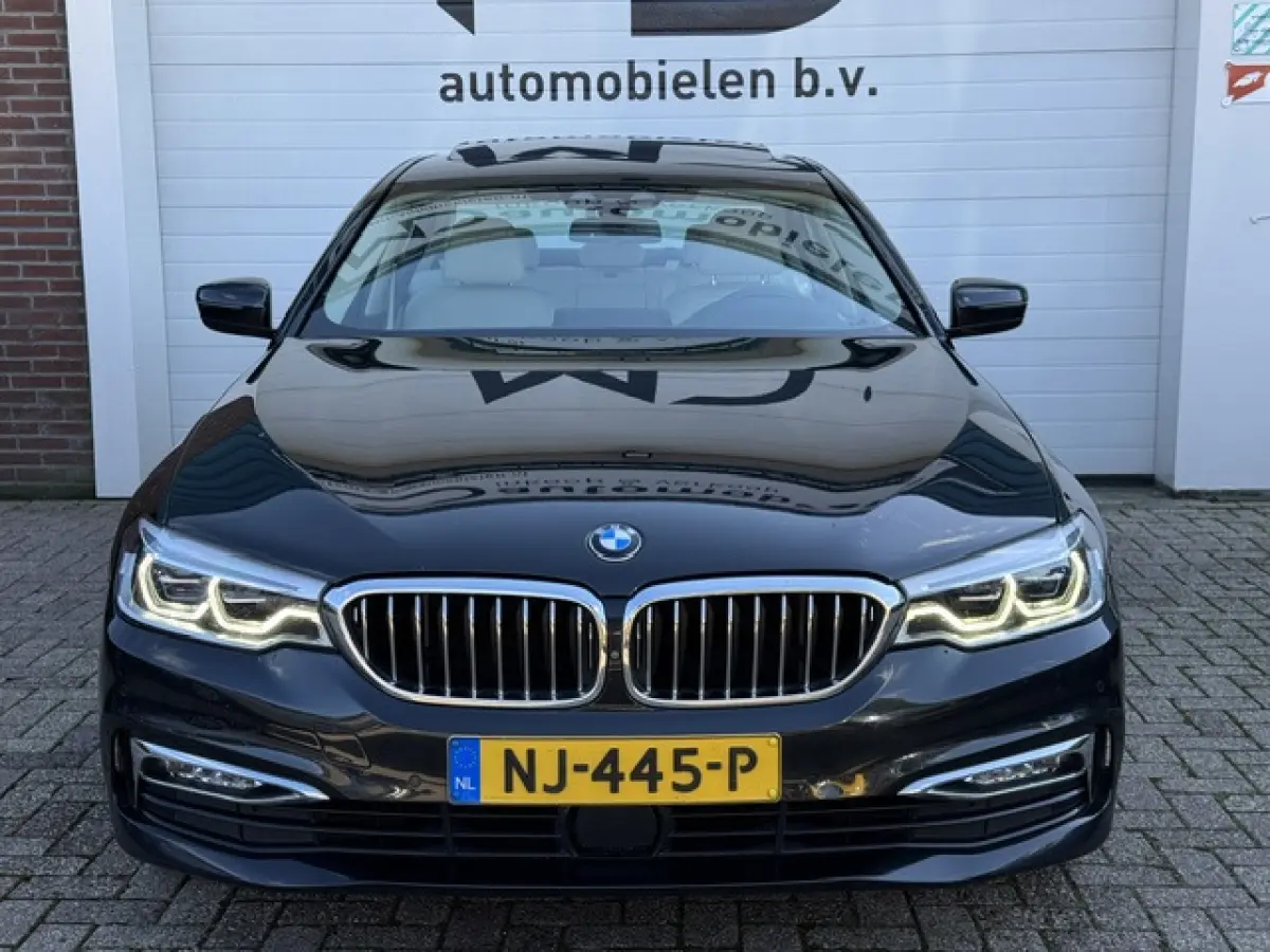 530i xDrive High Executive Luxury - Trekhaak-BTW -Schuifdak - 360 camera - Harman kardon - Sfeerverlichting