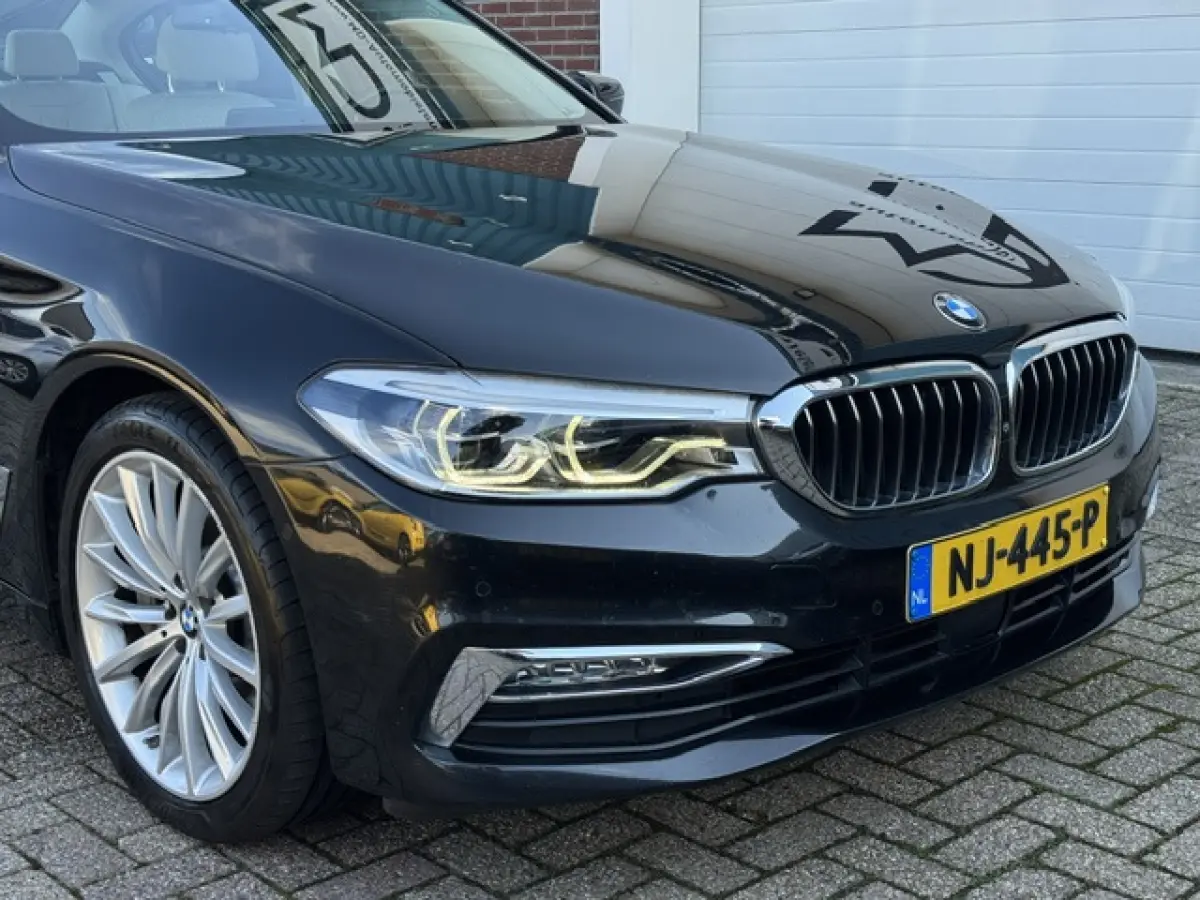 530i xDrive High Executive Luxury - Trekhaak-BTW -Schuifdak - 360 camera - Harman kardon - Sfeerverlichting