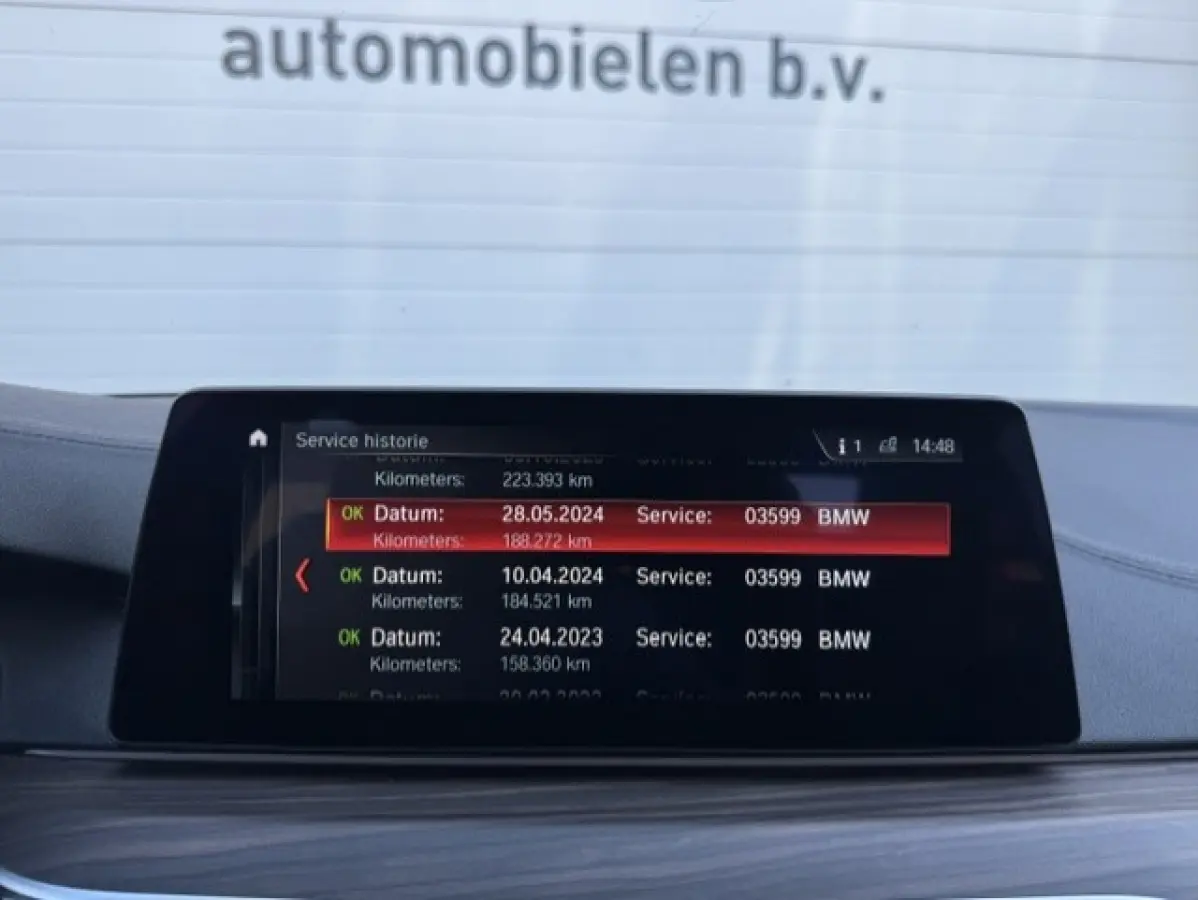 530i xDrive High Executive Luxury - Trekhaak-BTW -Schuifdak - 360 camera - Harman kardon - Sfeerverlichting