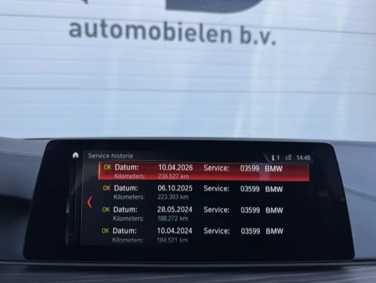 530i xDrive High Executive Luxury - Trekhaak-BTW -Schuifdak - 360 camera - Harman kardon - Sfeerverlichting