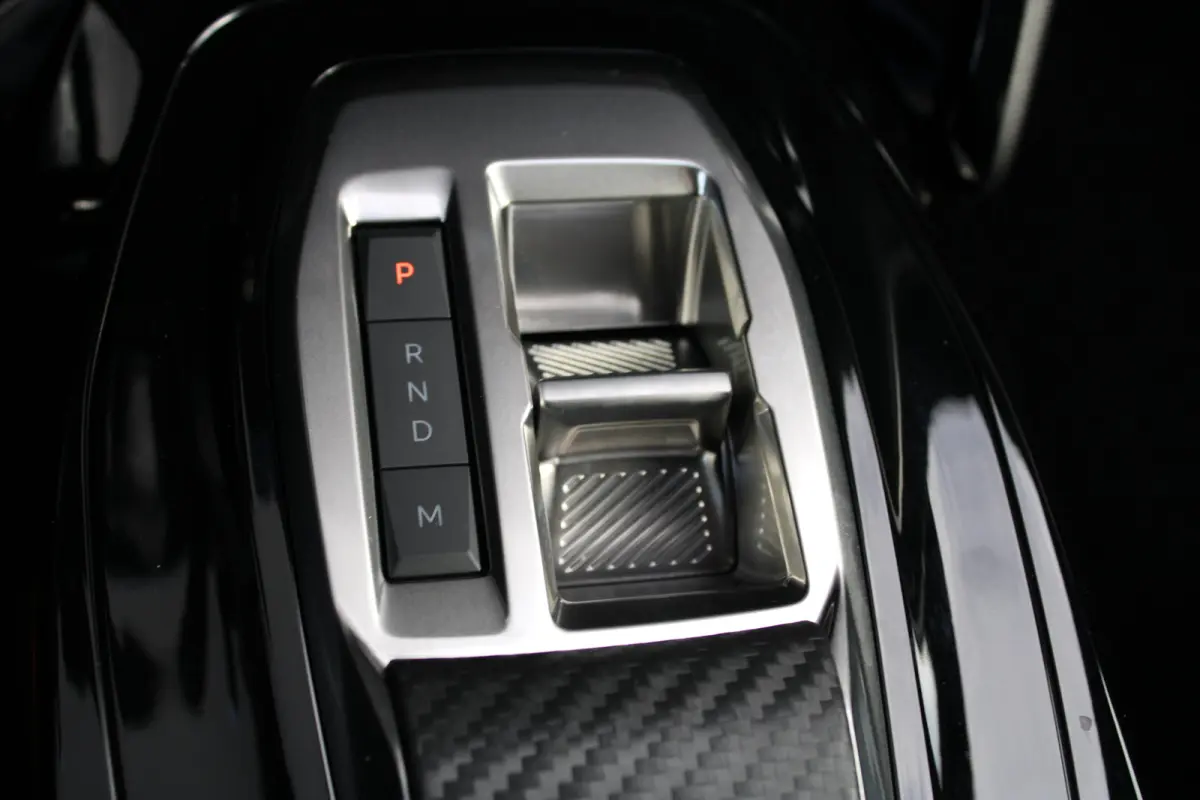 Hybrid 100 e-DCS6 GT | Apple Carplay / Android Auto | Navigatie | Cruise Control | Getint Glas | Camera | | Automaat | Navigatie | Camera | Apple carplay | Mild Hybrid | Cruise Control