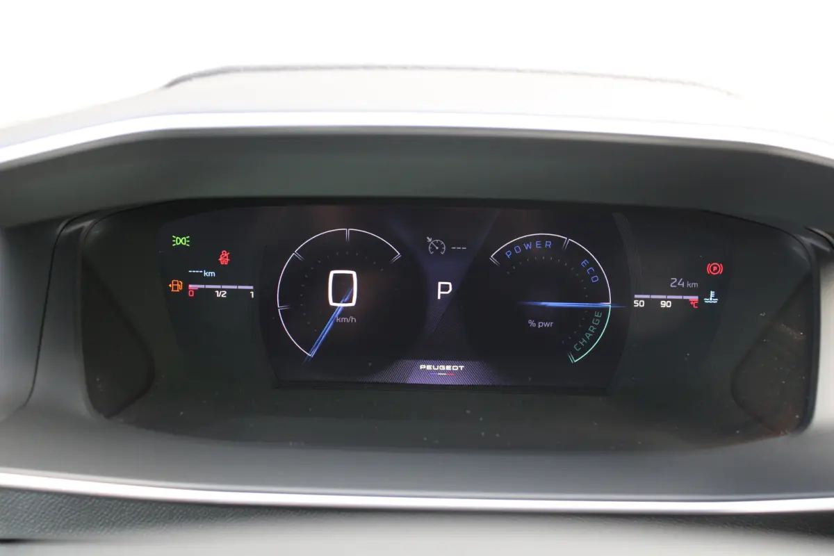 Hybrid 100 e-DCS6 GT | Apple Carplay / Android Auto | Navigatie | Cruise Control | Getint Glas | Camera | | Automaat | Navigatie | Camera | Apple carplay | Mild Hybrid | Cruise Control