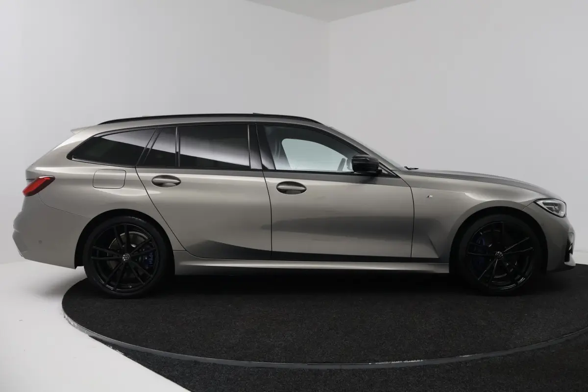 330e Edition M Sport Plus (PANORAMADAK, STOELVERWARMING, CARPLAY, CAMERA, DEALER ONDERHOUDEN)