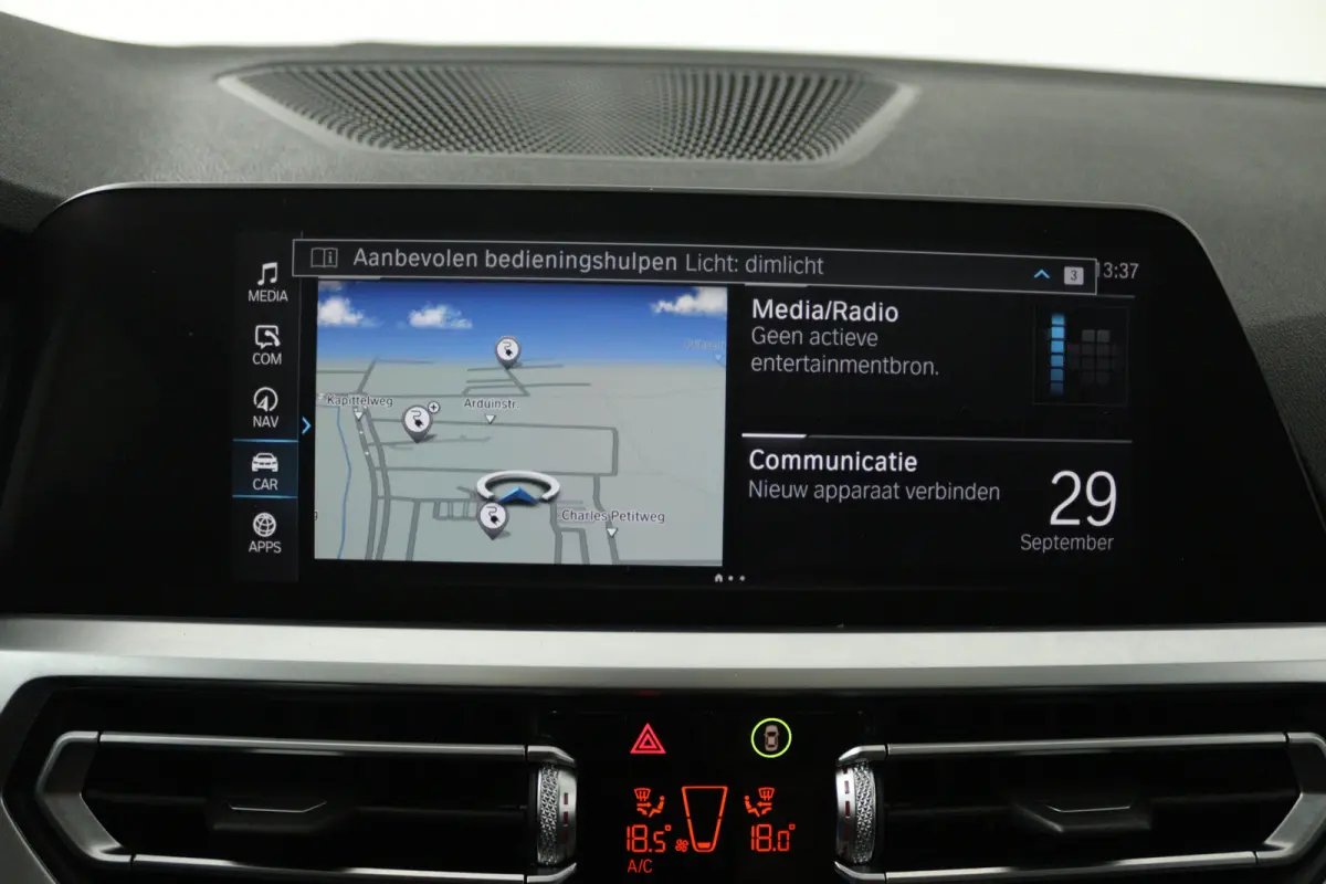 330e Edition M Sport Plus (PANORAMADAK, STOELVERWARMING, CARPLAY, CAMERA, DEALER ONDERHOUDEN)