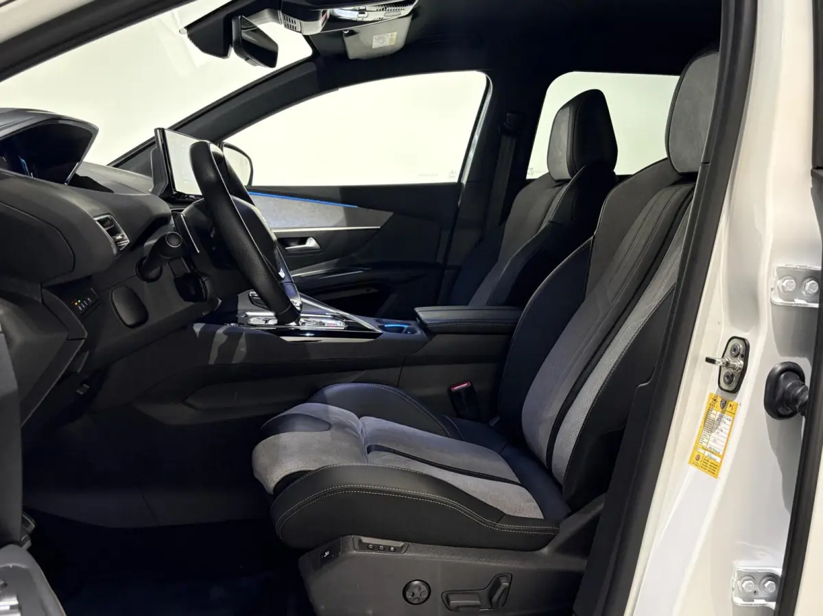 1.6 HYbrid 225 GT|Black Pack|19 inch|Memory|360|FOCAL|Carplay|Navi|PDC|ACC|Side assist|Lane Assist|