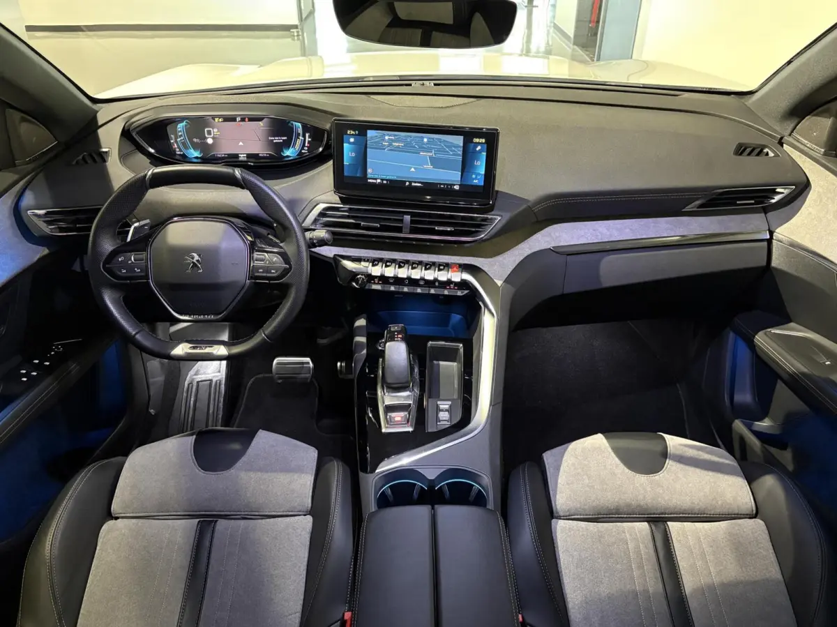 1.6 HYbrid 225 GT|Black Pack|19 inch|Memory|360|FOCAL|Carplay|Navi|PDC|ACC|Side assist|Lane Assist|