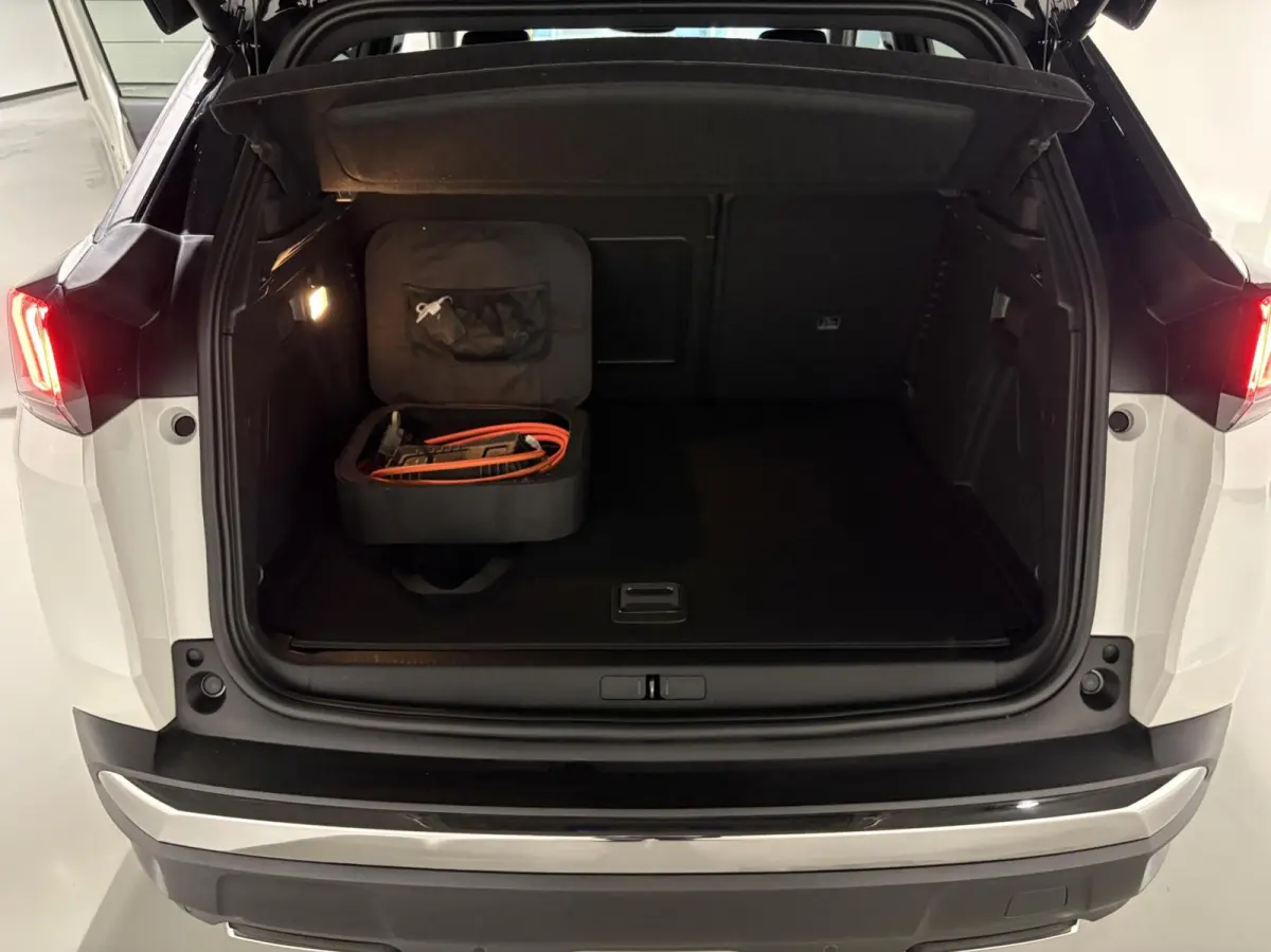 1.6 HYbrid 225 GT|Black Pack|19 inch|Memory|360|FOCAL|Carplay|Navi|PDC|ACC|Side assist|Lane Assist|