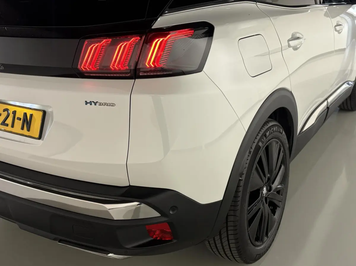 1.6 HYbrid 225 GT|Black Pack|19 inch|Memory|360|FOCAL|Carplay|Navi|PDC|ACC|Side assist|Lane Assist|