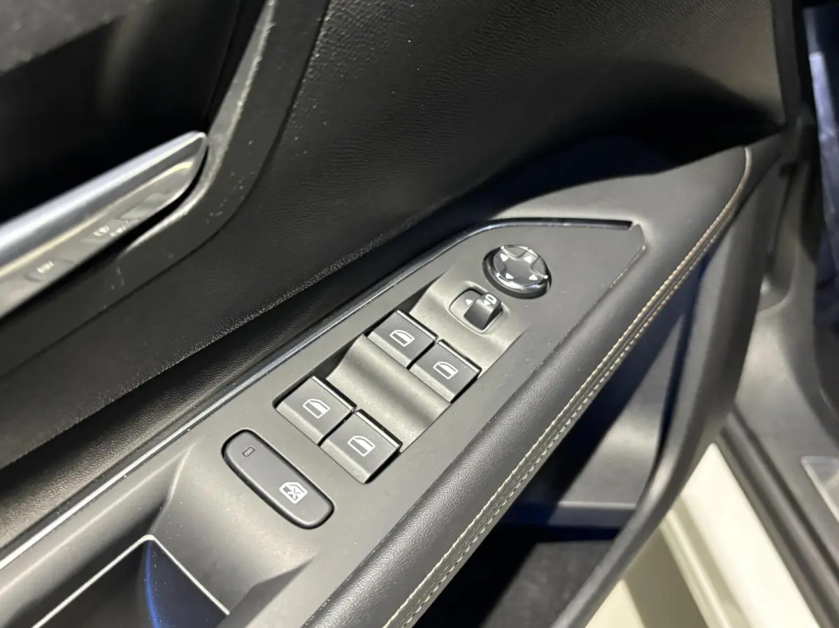 1.6 HYbrid 225 GT|Black Pack|19 inch|Memory|360|FOCAL|Carplay|Navi|PDC|ACC|Side assist|Lane Assist|