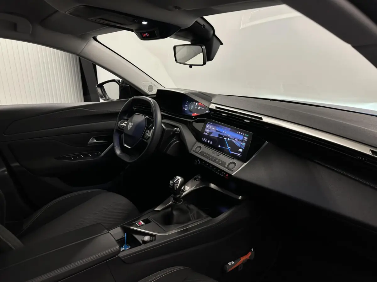 1.2 PureTech Active Pack Business NAVI CARPLAY CRUISE ECC.