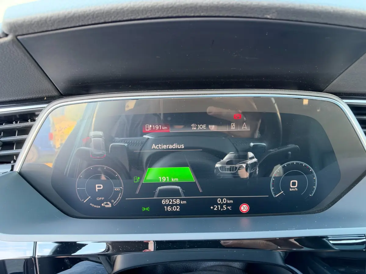E-tron 50 Quattro Launch Edition plus 71 kWh