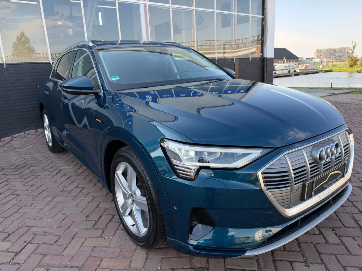 E-tron 50 Quattro Launch Edition plus 71 kWh