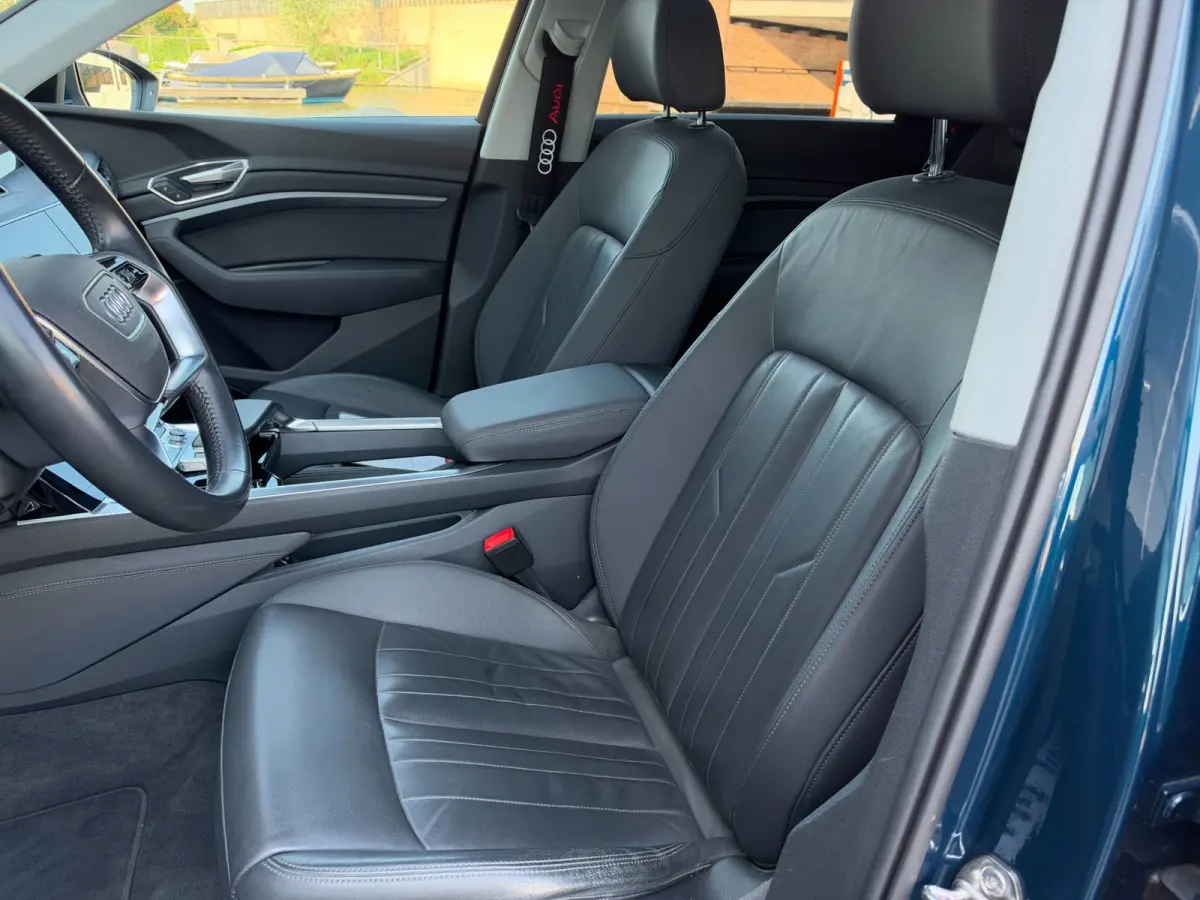 E-tron 50 Quattro Launch Edition plus 71 kWh