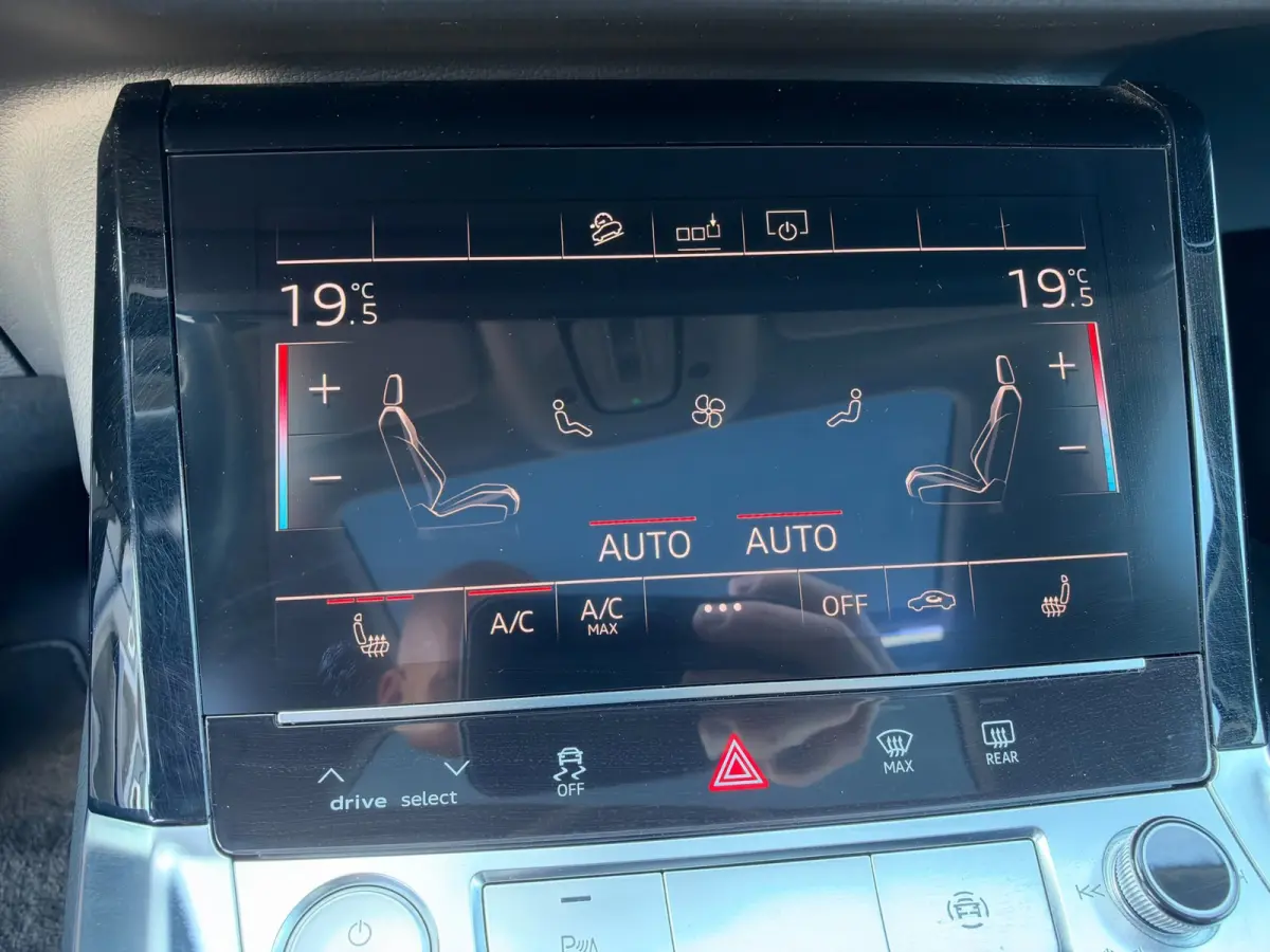 E-tron 50 Quattro Launch Edition plus 71 kWh