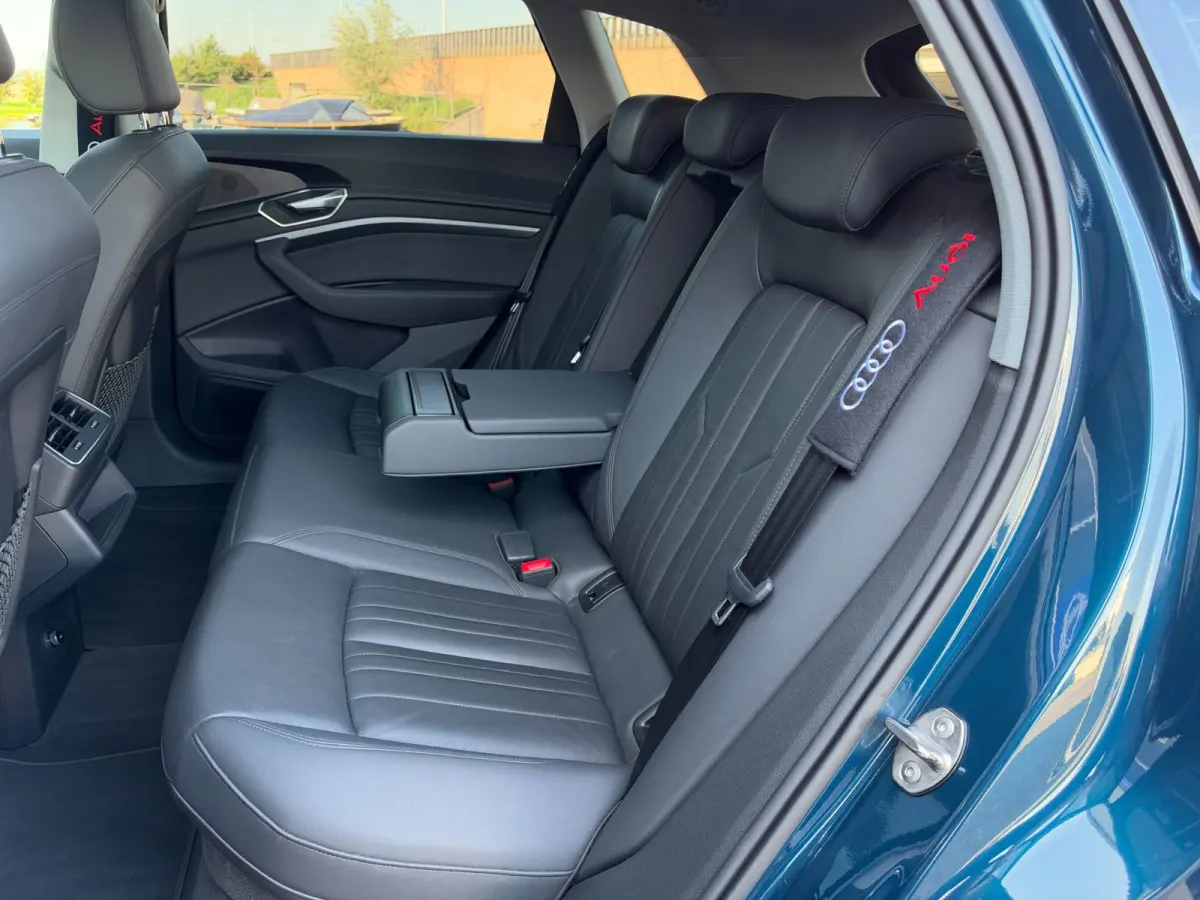 E-tron 50 Quattro Launch Edition plus 71 kWh