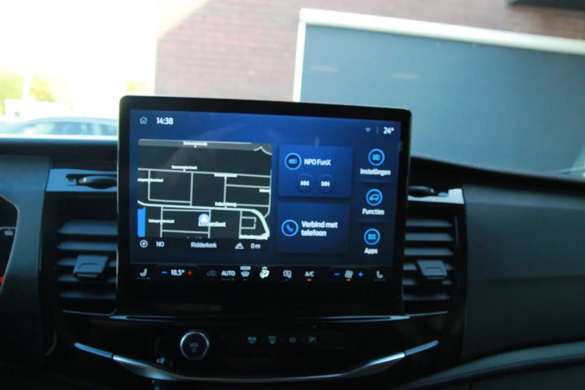 350 2.0 TDCI 130PK L3H2 Trend / Camera / App connect / Navi / 3 zits