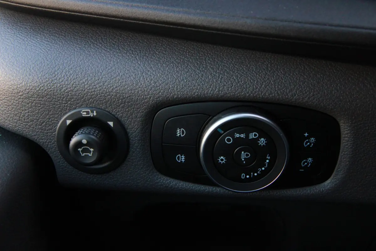 350 2.0 TDCI 130PK L3H2 Trend / Camera / App connect / Navi / 3 zits