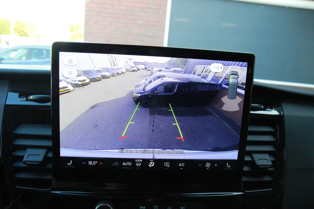 350 2.0 TDCI 130PK L3H2 Trend / Camera / App connect / Navi / 3 zits